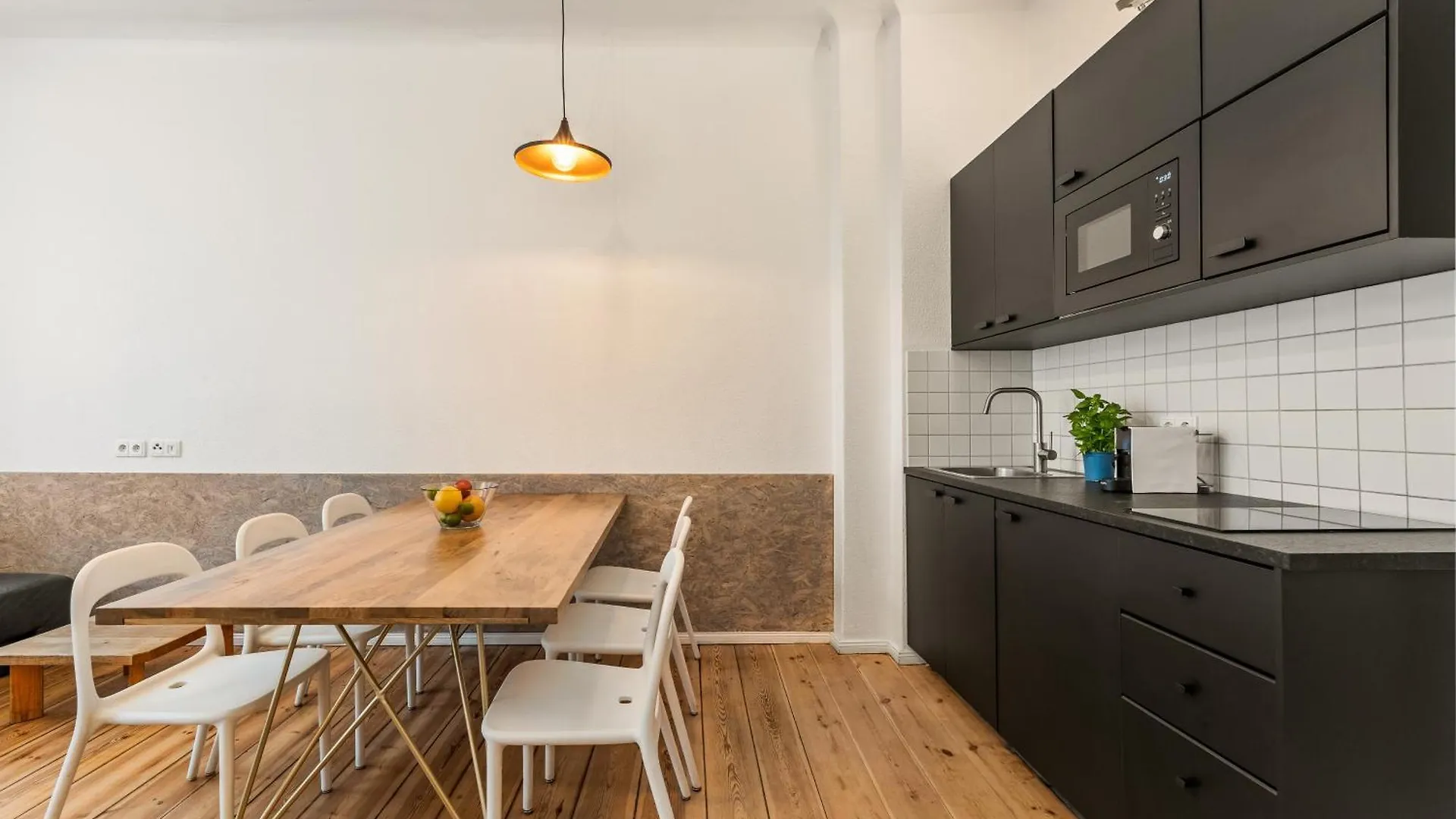 Mooeve Friedrichs Big Apartments Берлин