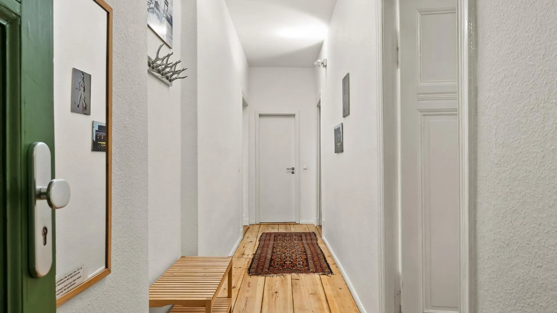 Mooeve Friedrichs Big Apartments Берлин