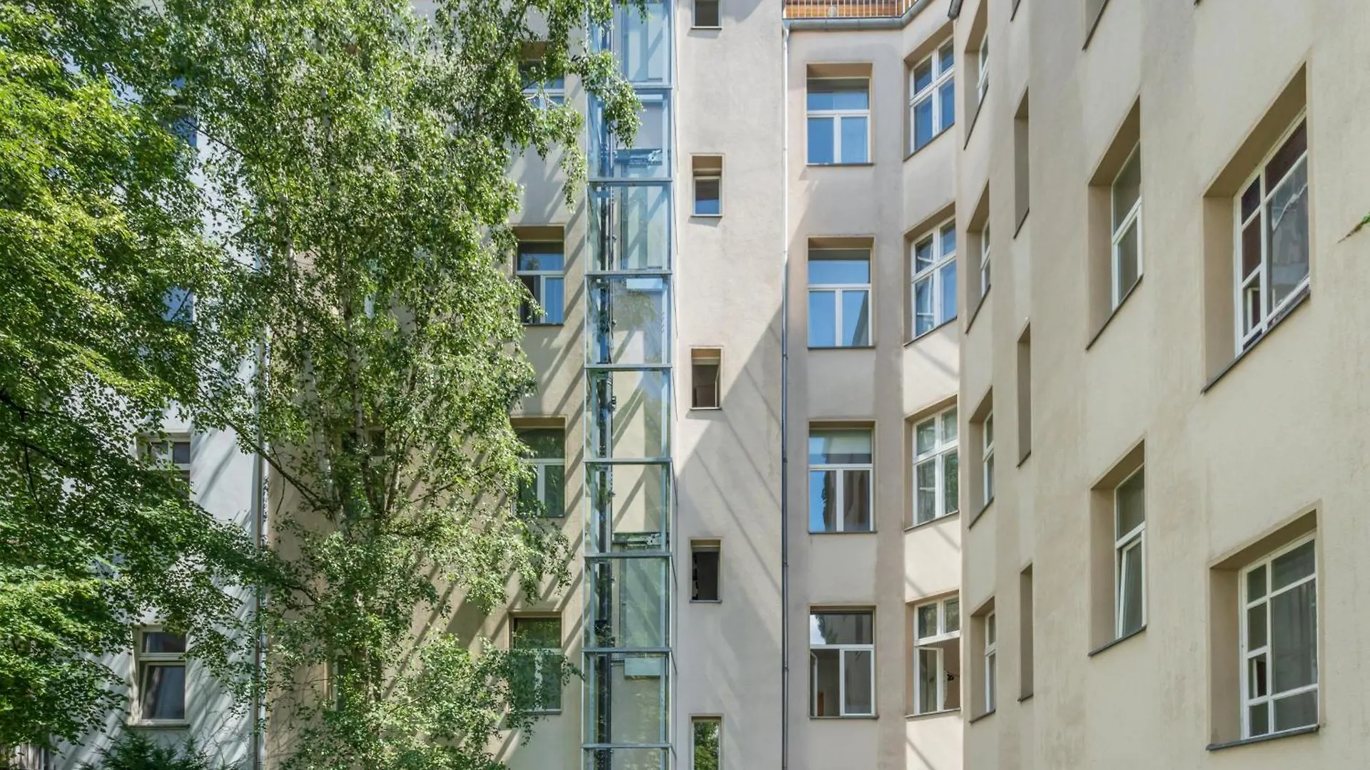 Mooeve Friedrichs Big Apartments Берлин